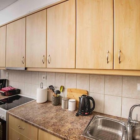 Lovely,Central, Spacious 2-Bedrooms Apartment Pireus Eksteriør bilde
