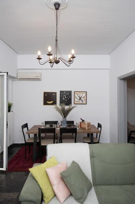 Lovely,Central, Spacious 2-Bedrooms Apartment Pireus Eksteriør bilde