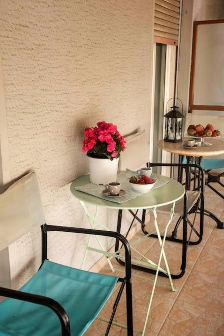 Lovely,Central, Spacious 2-Bedrooms Apartment Pireus Eksteriør bilde