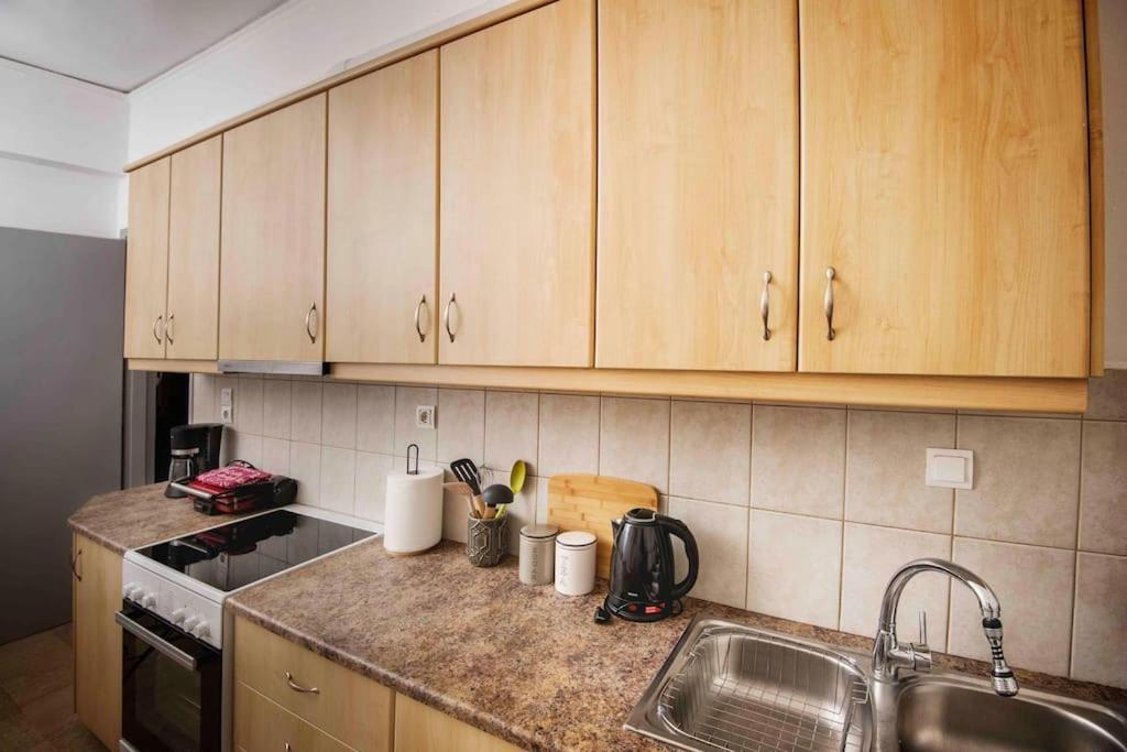 Lovely,Central, Spacious 2-Bedrooms Apartment Pireus Eksteriør bilde