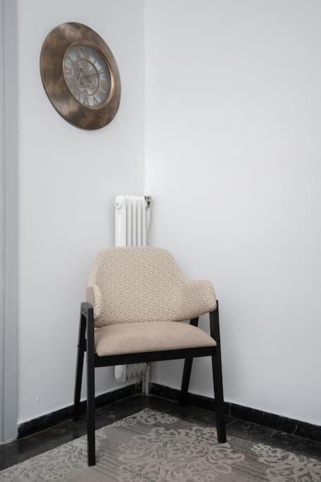 Lovely,Central, Spacious 2-Bedrooms Apartment Pireus Eksteriør bilde