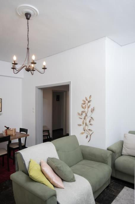 Lovely,Central, Spacious 2-Bedrooms Apartment Pireus Eksteriør bilde