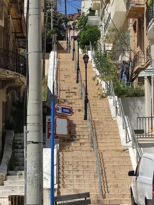 Lovely,Central, Spacious 2-Bedrooms Apartment Pireus Eksteriør bilde