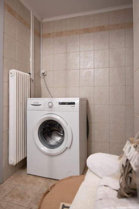 Lovely,Central, Spacious 2-Bedrooms Apartment Pireus Eksteriør bilde